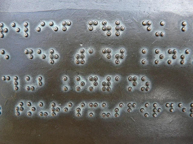braille, writing, keys, metal plate, bronze, palpable, visually impaired, barrier-free, accessibility, braille, braille, braille, braille, braille. Recording accessibility issues for the operator